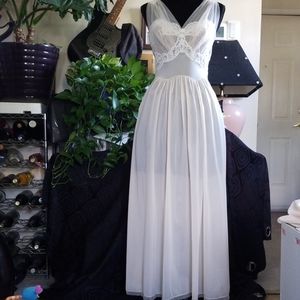 SOLD!!!! Nightgown set, Sz 4